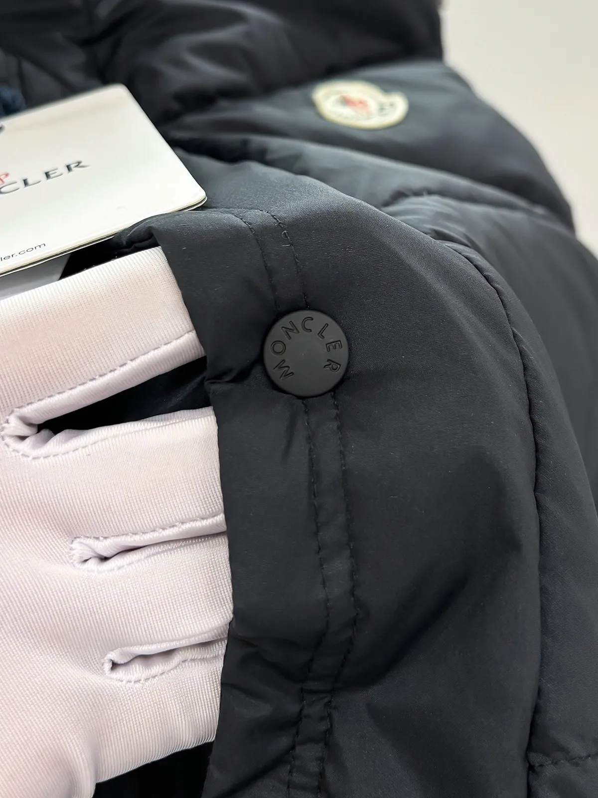 2026 🆕Mon*ler Classic . . , . . Rebound . DIST 90% . , 。 Classic ， 。 ， Breathable 。 Same Style :Black 24029Size : 1-4 1 ： 42cm- 112cm- 61cm 2 ： 44cm- 116cm- 63cm 3 ： 46cm- 120cm- 65cm 4 : 48cm- 124cm- 67cm